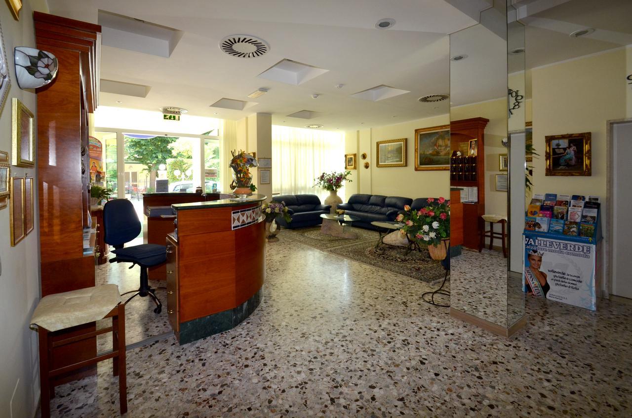 Hotel Cristina Hospitality Centrale (Adults Only) Riccione Eksteriør bilde